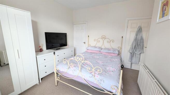 3 bed End of Terrace to rent Image 6