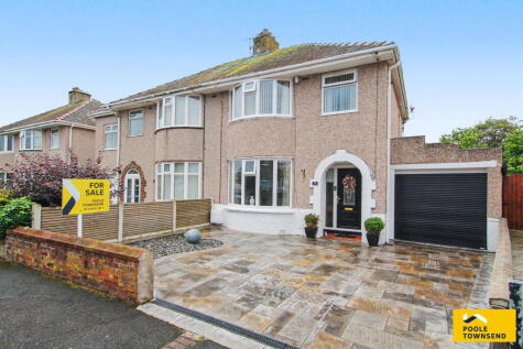 Strathmore Avenue, Walney, Barrow-in-Furness, LA14 3DH