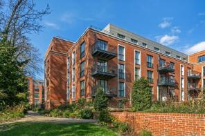 18, Lancelot House, Fellowes Rise, Winchester SO22 5TD