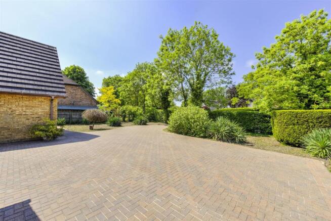 25 Spaldwick Road ph05.jpg