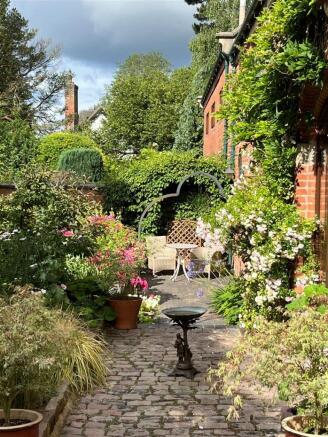 Garden 1.jpg