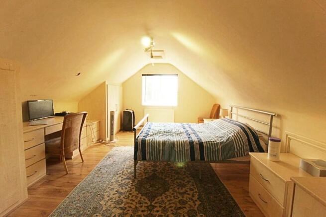 BEDROOM 4
