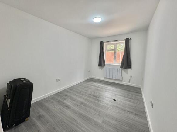 bedroom 4.jpg