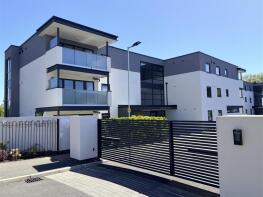 7, Clifton Hall View, Forest Drive, Lytham St Annes FY8 4SF