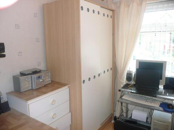 bedroom 3/study