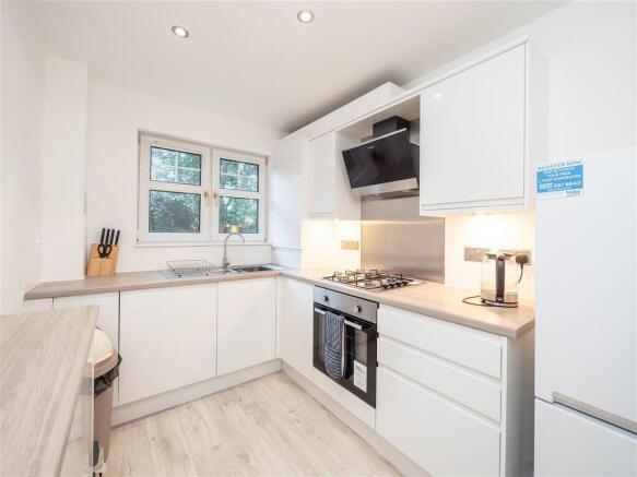 5642-20220905093737-5047-20210119135754-duff-street-edinburgh-EH11-kit-www.zoneletting.com-letting-agent