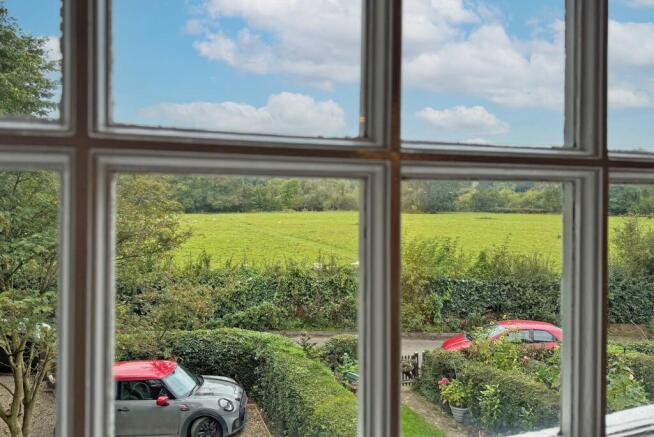 2 bed Semi-Detached to rent Image 6