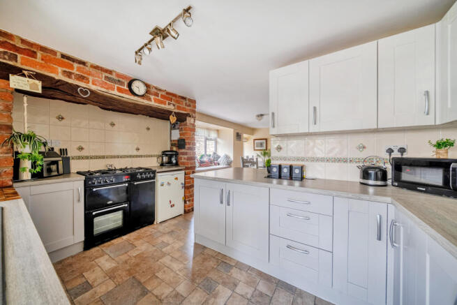 3 bed Detached for sale Image 9