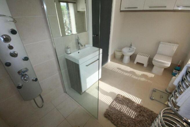 En Suite Shower