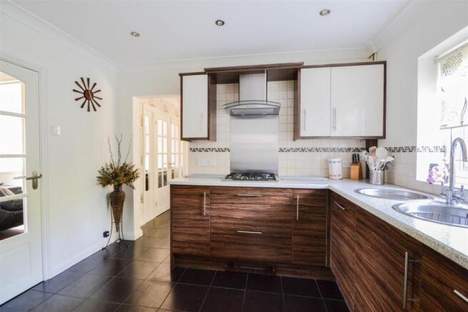 Kitchen (1).jpg