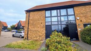 6, Dovecote Barns, Vellacott Close, Purfleet-on-thames RM19 1AF