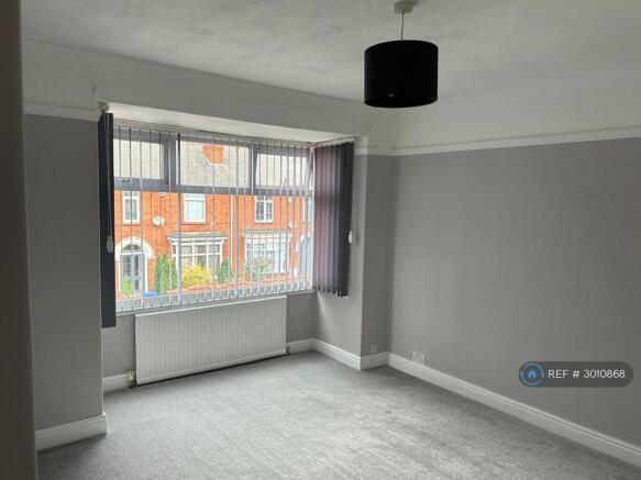 3 bed Semi-Detached to rent Image 11