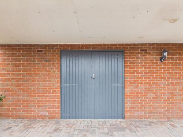 CAM05068G0-PR0074...