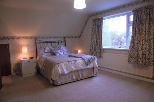 bed1.jpg