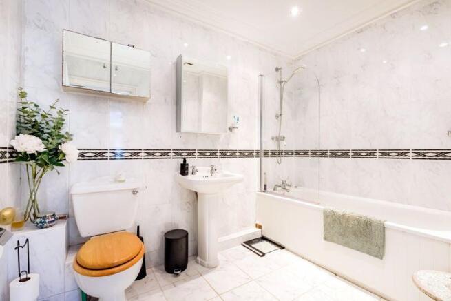 En-suite Bathroom