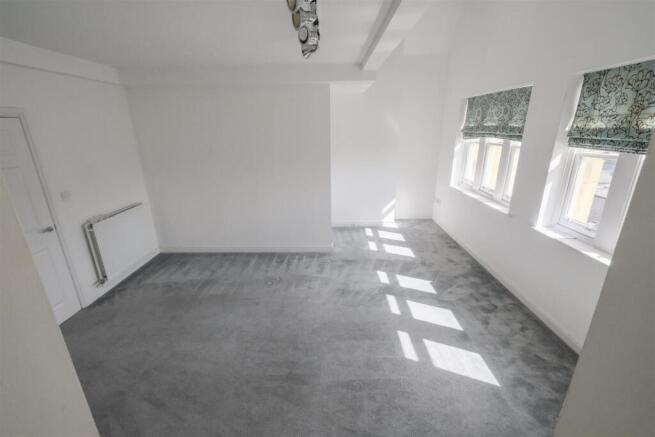 2 bed Penthouse for sale Image 6