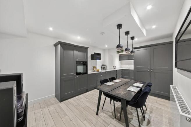 3 bed Terraced for sale Image 6