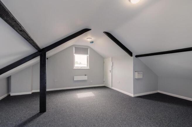 3 bed Flat to rent Image 7