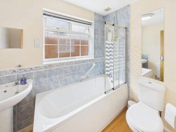3 bed Semi-Detached Bungalow for sale Image 12