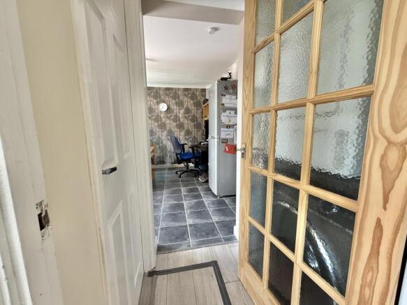 Bedruthan Avenue, Truro photo 5