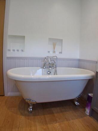 Roll Top Bath