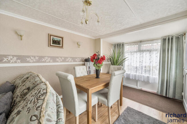 252b667bac9744d7a802671cff563d4b