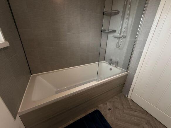 3 bed Semi-Detached to rent Image 5