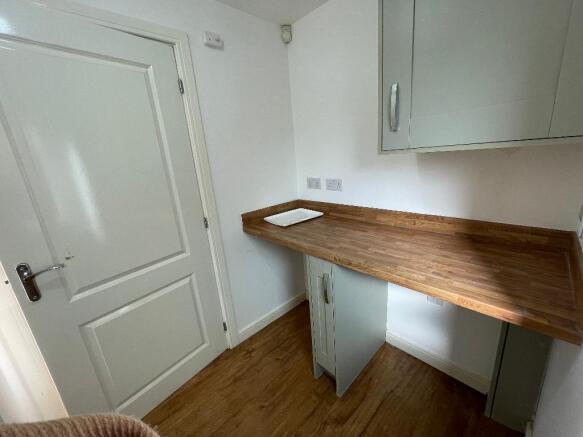 4 bed Detached to rent Image 6