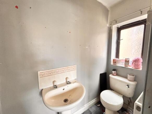 3 bed House for sale Image 11