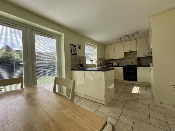 Kitchen 3.JPG
