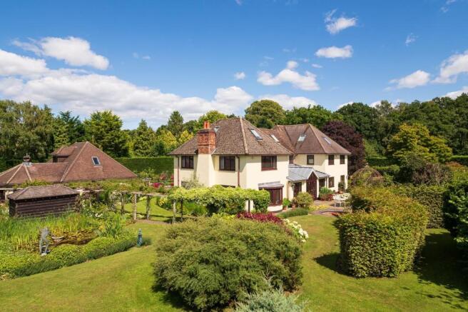 Gardens to rear elevation