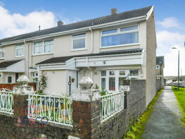 38, Phillip's Walk, Rhymney NP22 5BN