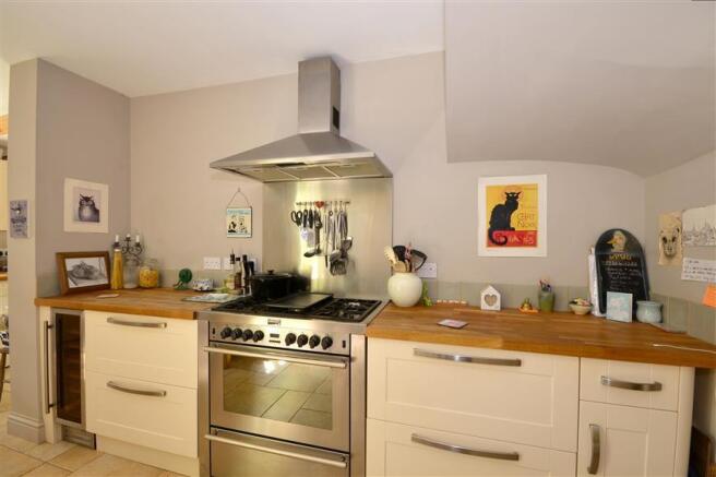 Kitchen / Dining Area