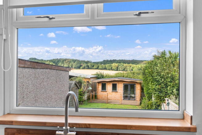 3 bed Semi-Detached for sale Image 6