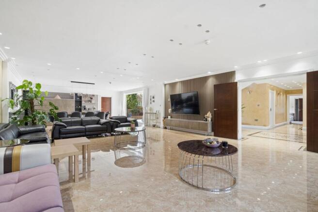 MAIN RECEPTION & DINING