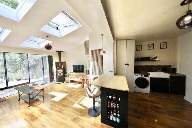 2 bed Terraced for sale Image 9
