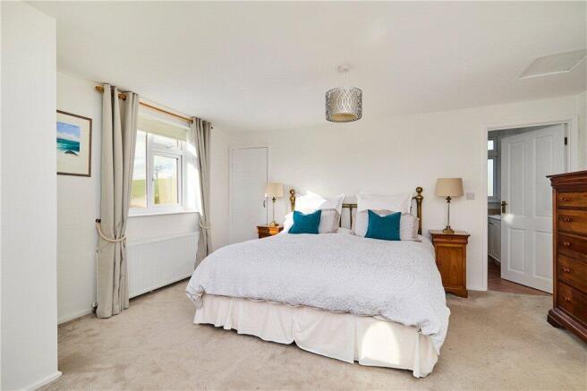 4 bed Detached for sale Image 7