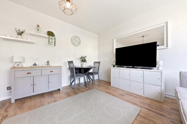 3 bed Semi-Detached for sale Image 4
