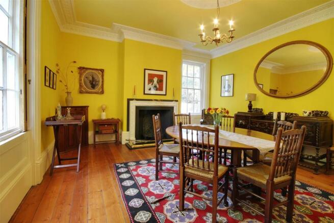 6 bed Detached for sale Image 12
