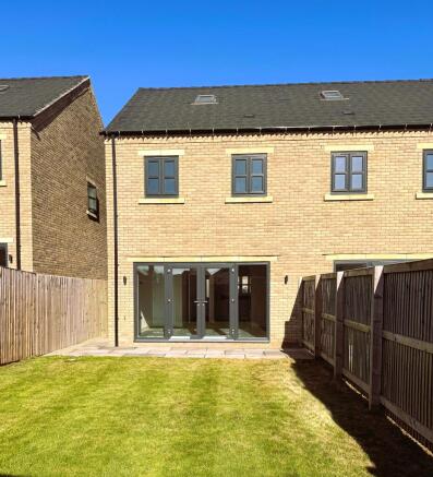 3 bed Semi-Detached for sale Image 7