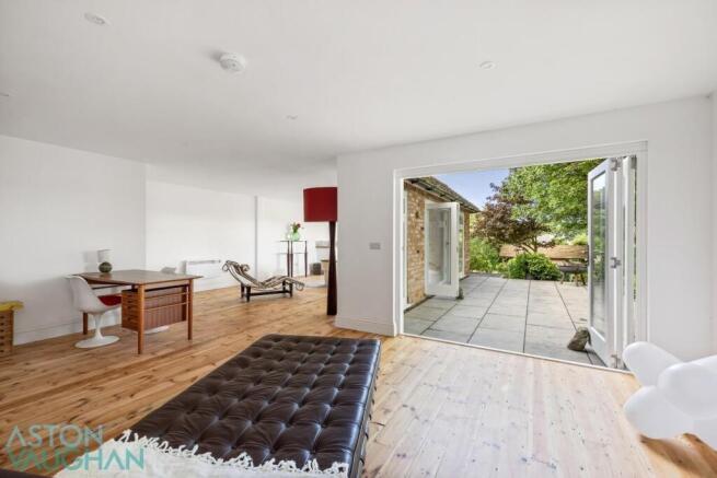 Photo 33