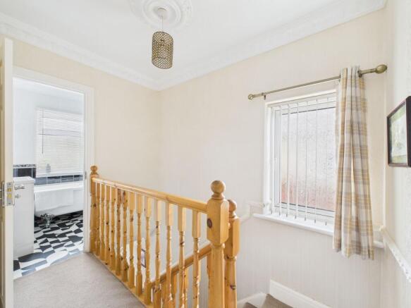 3 bed Semi-Detached for sale Image 12