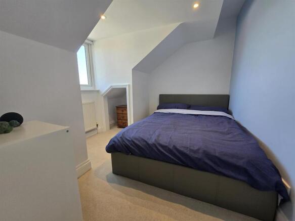 Bedroom 4.jpg