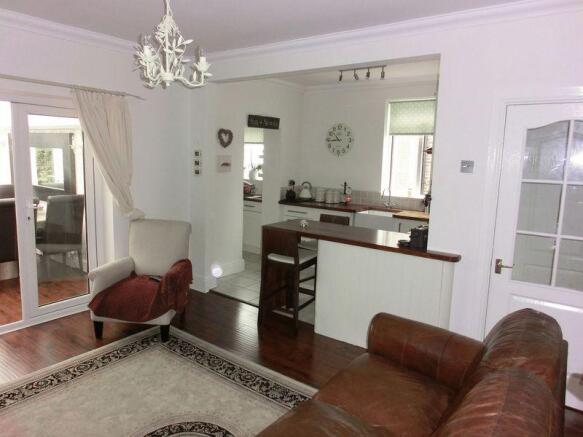 lounge kitchen