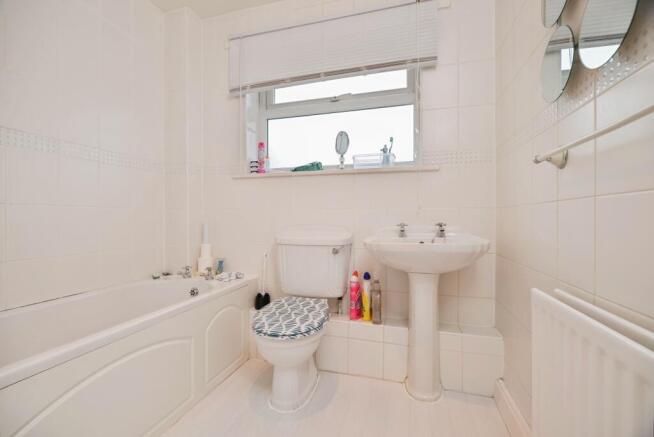 2 bed Flat for sale Image 6