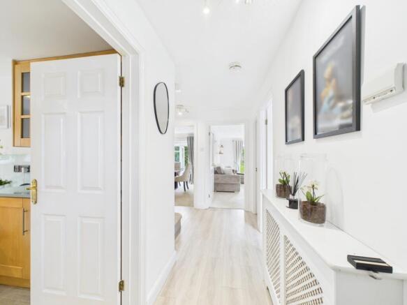 CAM02023G0-PR0126-STILL014