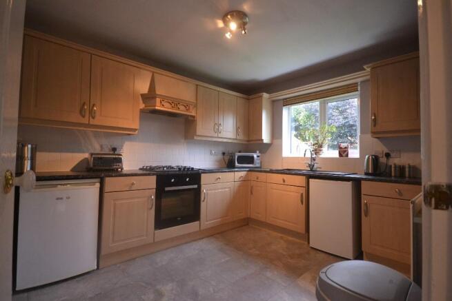 FITTED KITCHEN