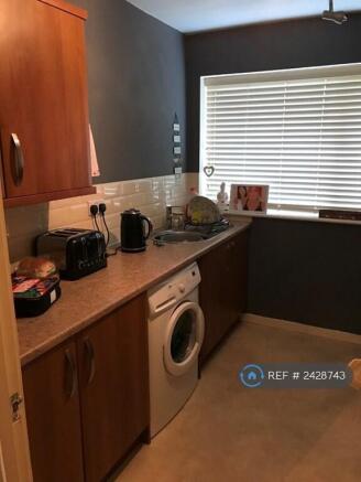 Fully Fited Kitchen