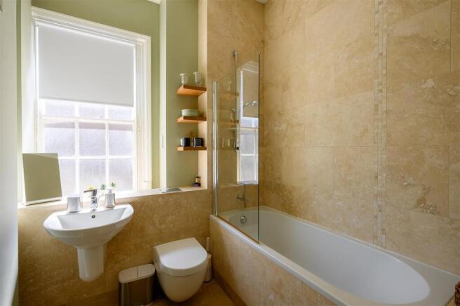 2 bed Apartment for sale Image 11