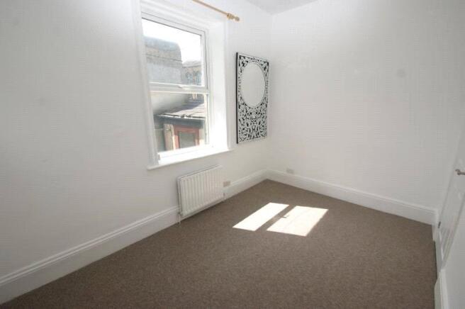 2 bed Apartment to rent Image 5
